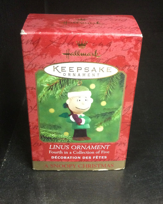 Hallmark Keepsake Peanuts Ornament “Linus”